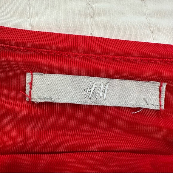 H&M BodyCon Ruched Dress, Red in Size S - Picture 7 of 10